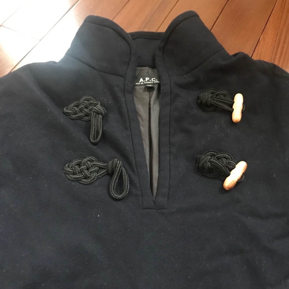 Apc Toggle Cape - image 1